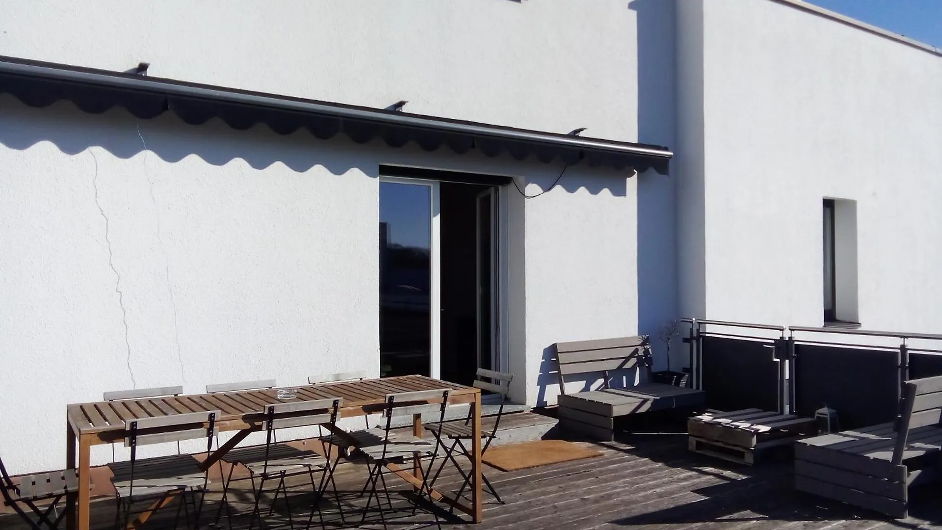 Virginie Apartments - Grosszuegige 145 Qm Mit Balkon Und Parkplatz Augsburg 0*,  Németország